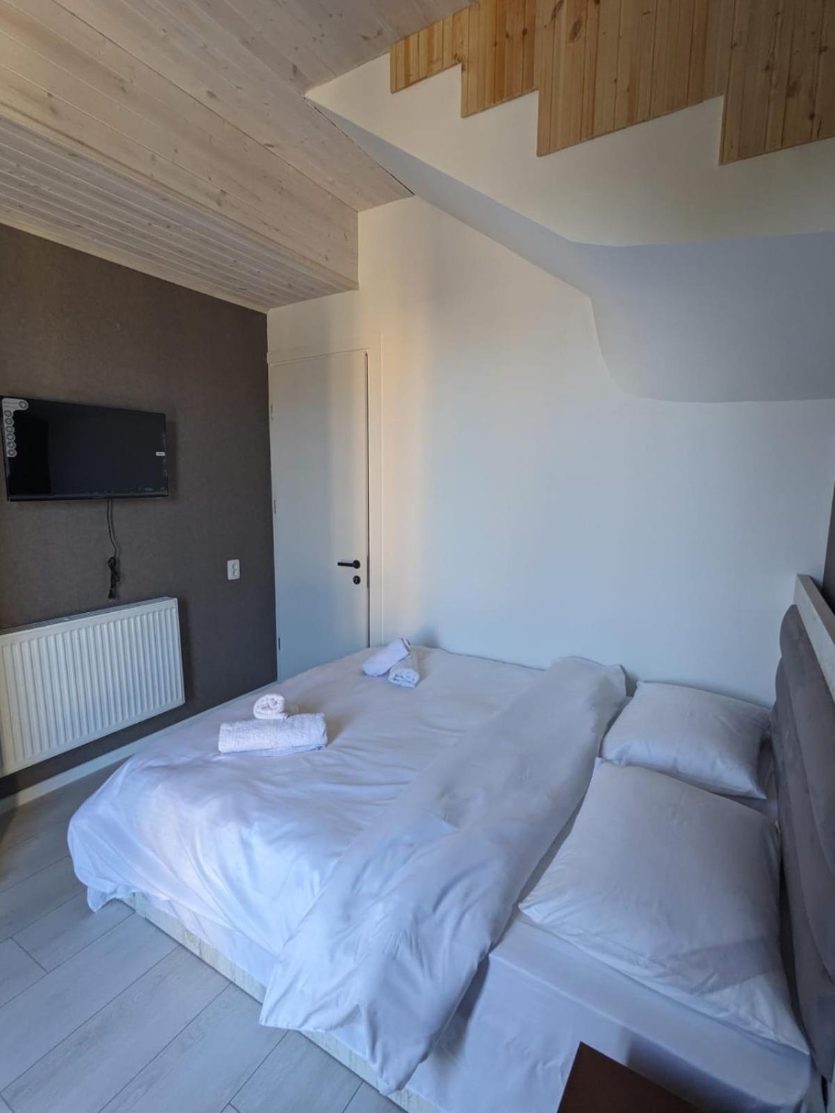 Guesthouse Chrdili Tbilisi Bagian luar foto